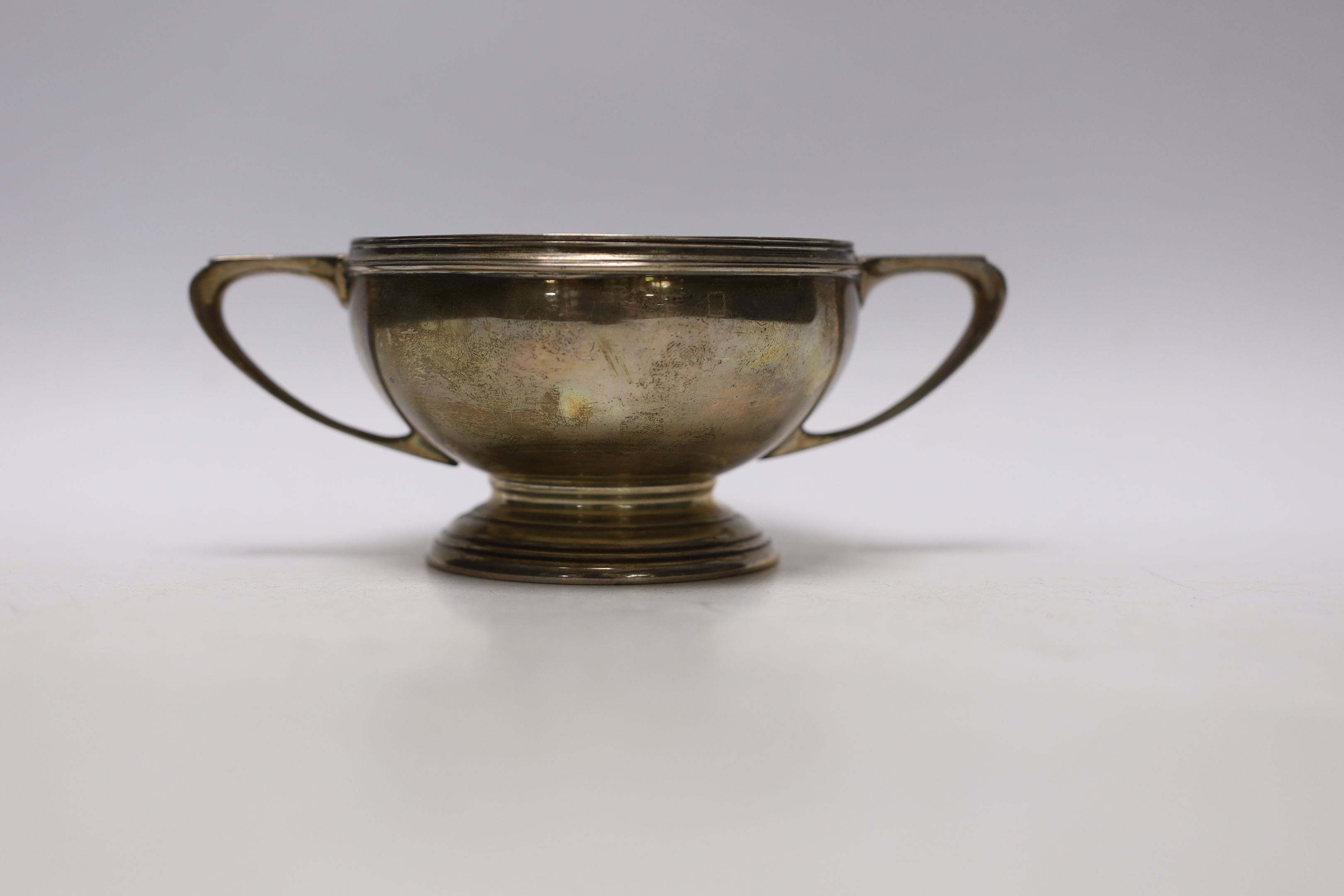 A George VI silver two handled sugar bowl, Mappin & Webb, Sheffield 1945, 6.8oz.